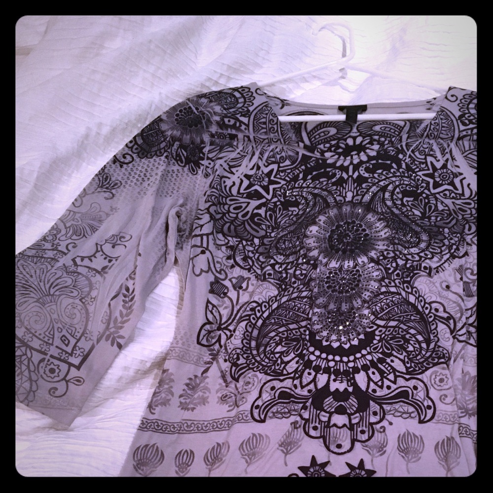 Soma tunic in gray and black with bead detail